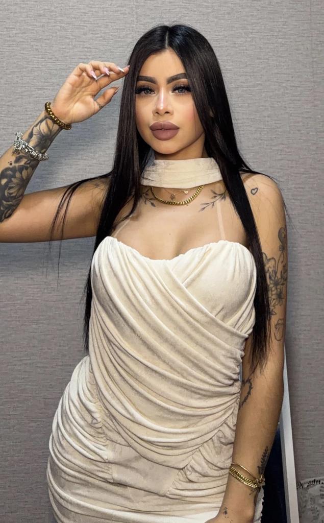 617779373: Chica busca chico en Barcelona