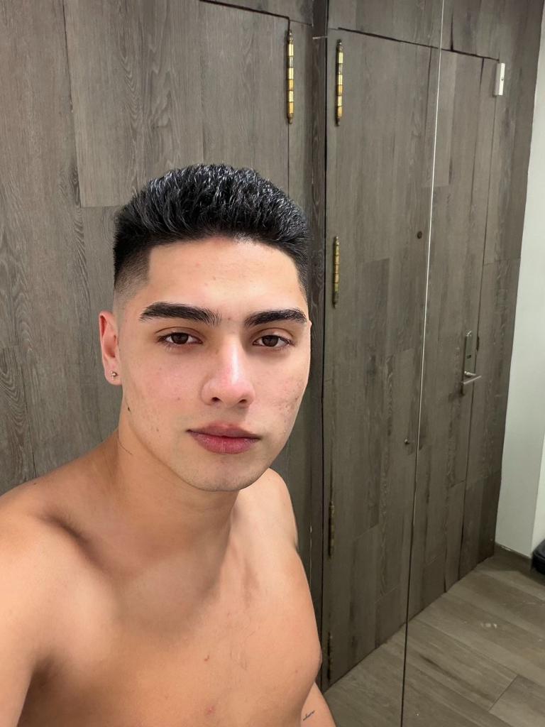 Chico busca chica en Málaga: 