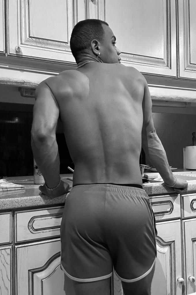 685743187: Chico busca chica en Zaragoza