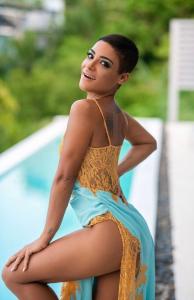 615995569: Chica busca chico en Gerona