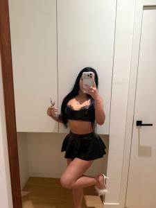 677892705: Chica busca chico en Barcelona