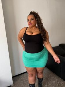 677714108: Chica busca chico en Barcelona