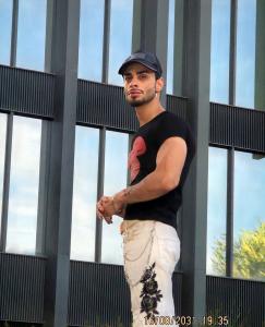 631660707: Chico busca chica en Madrid