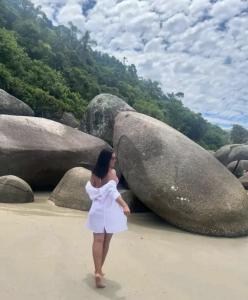 643195011: Chica busca chico en Orense