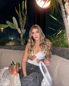 631364094: Chica busca chico en Málaga