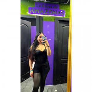 667694619: Chica busca chico en Sevilla
