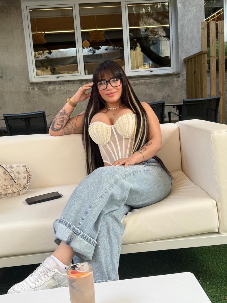 645088446: Chica busca chico en Sevilla