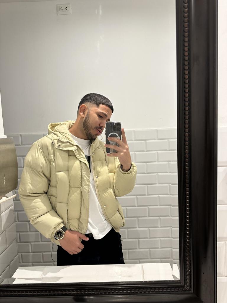 Chico busca chica en Las Palmas: 