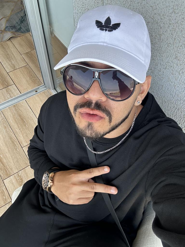 Chico busca chica en Las Palmas: 