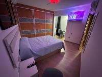 604264679: Chica busca chico en Almería