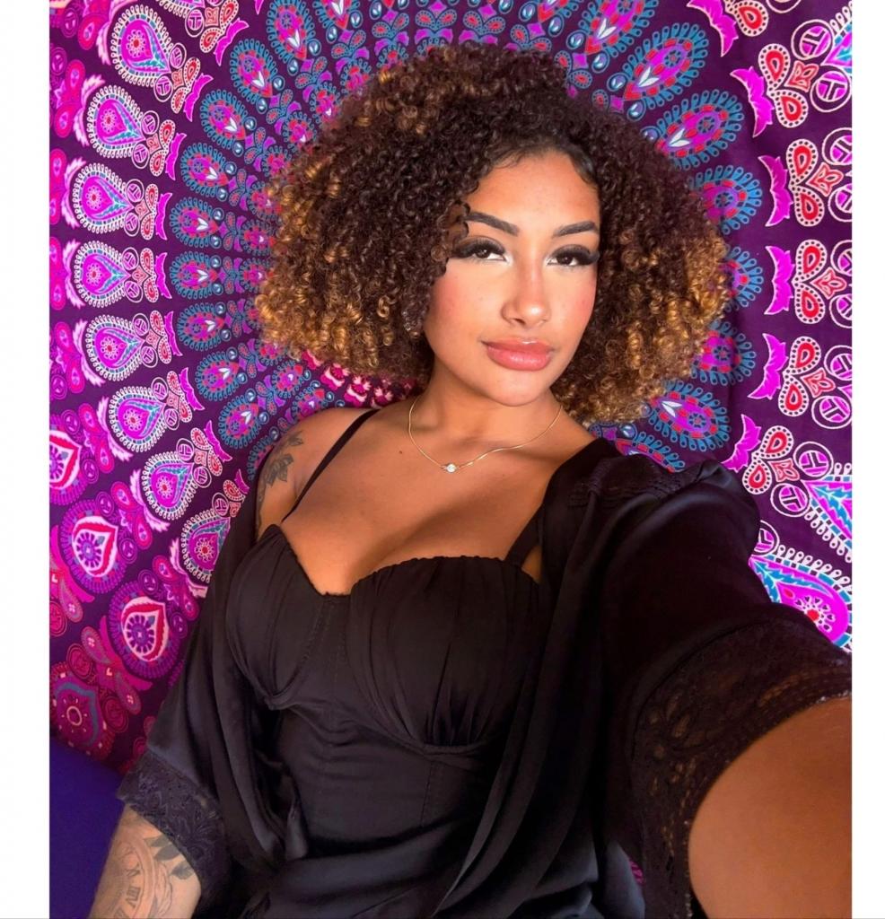 Chica busca chico en Málaga: Chica busca chico