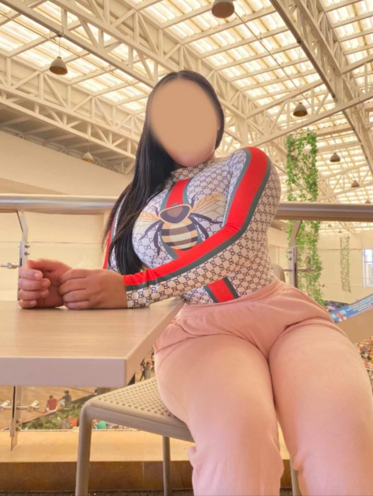 665730666: Chica busca chico en Barcelona