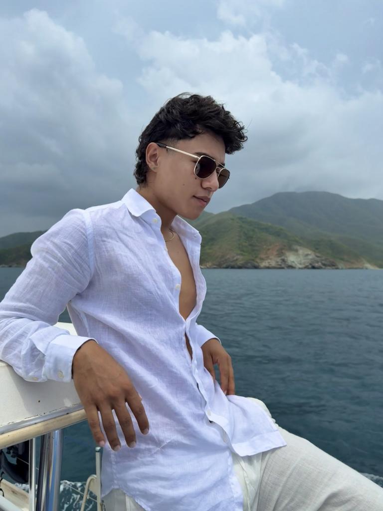 Chico busca chica en Ibiza: 