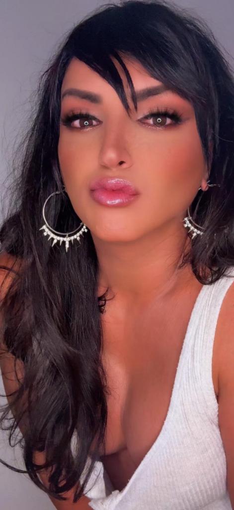 614104467: Travesti en Cádiz