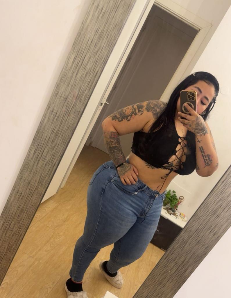 Chica busca chico en Almería: 