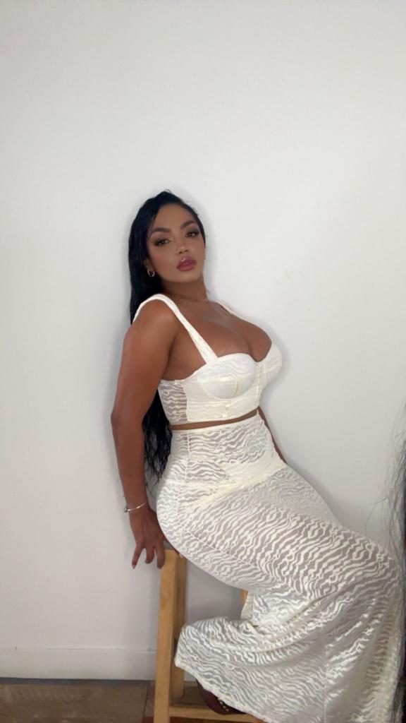 613974021: Chica busca chico en Tarragona