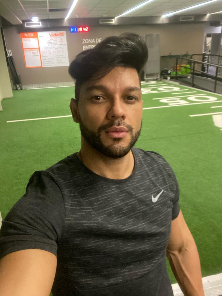 Chico busca chica en Pontevedra: 