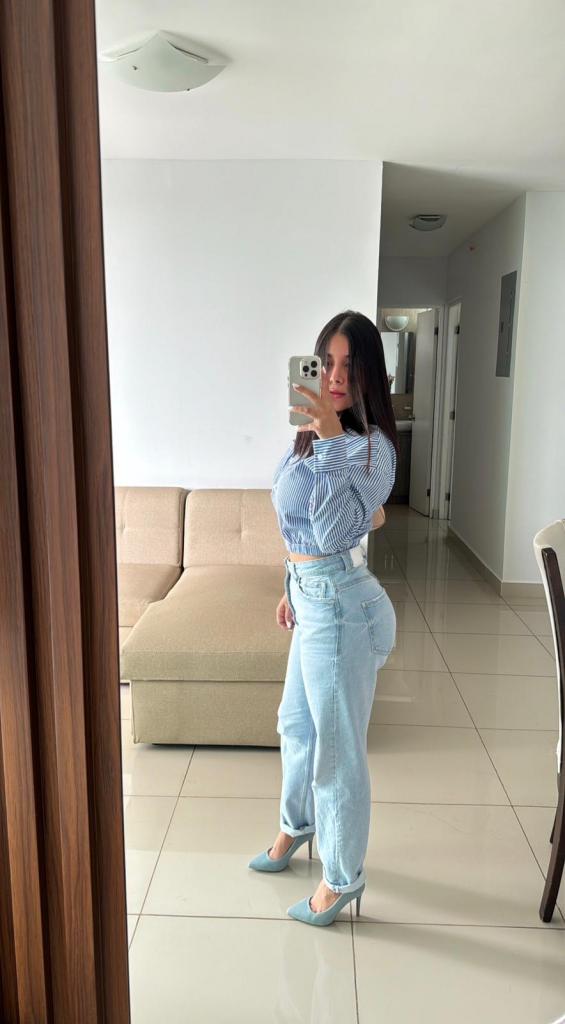 Chica busca chico en Ibiza: 