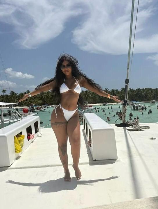 631401739: Chica busca chico en La Coruña