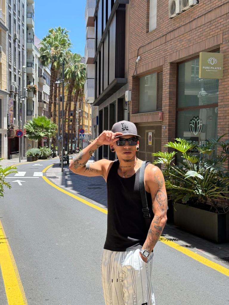 Chico busca chica en Las Palmas: 