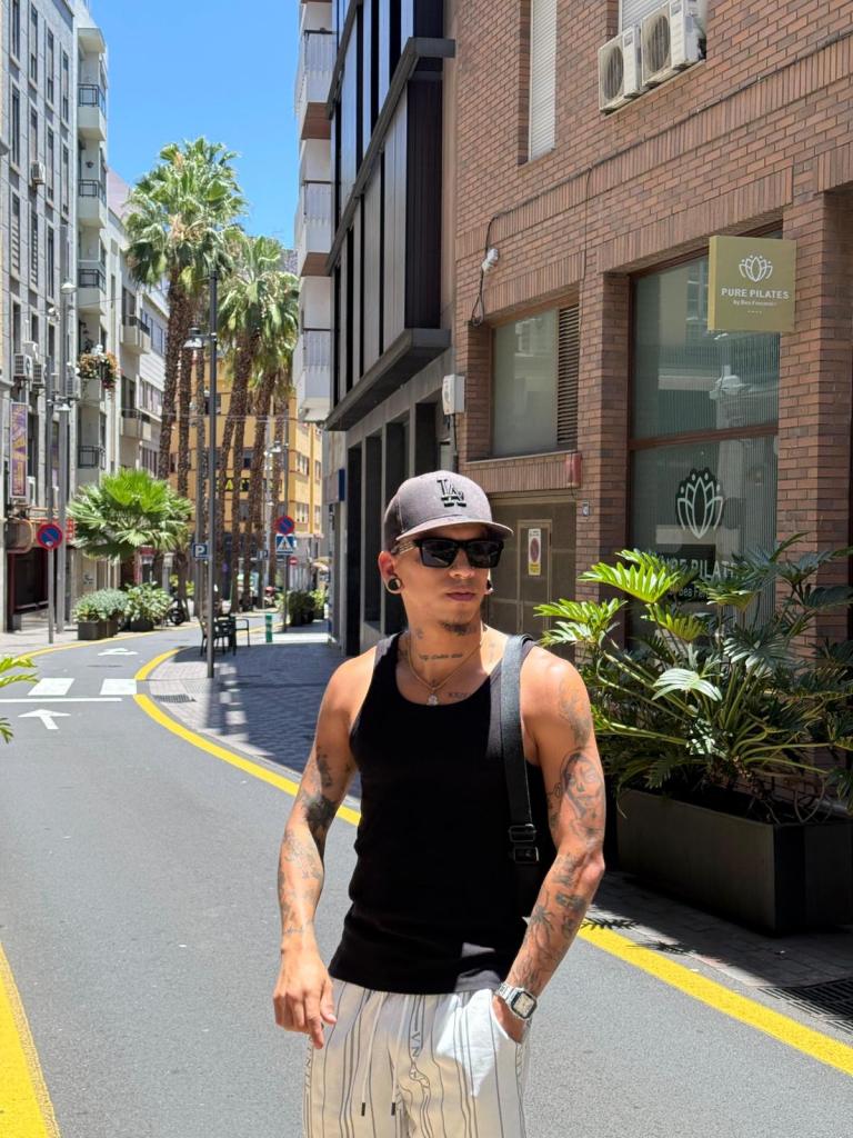 617797718: Chico busca chica en Las Palmas