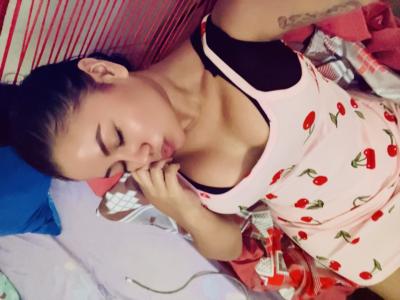 631375517: Chica busca chico en Cantabria