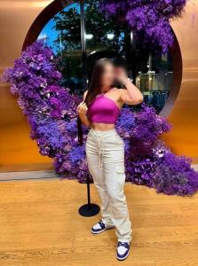 631869781: Chica busca chico en Barcelona