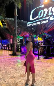 672539377: Chica busca chico en Ibiza