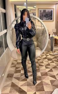 613695947: Chica busca chico en Cantabria