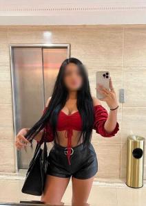 631819575: Chica busca chico en Barcelona