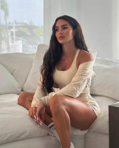 613876324: Chica busca chico en La Coruña