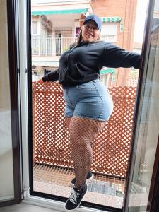 677830485: Chica busca chico en Barcelona