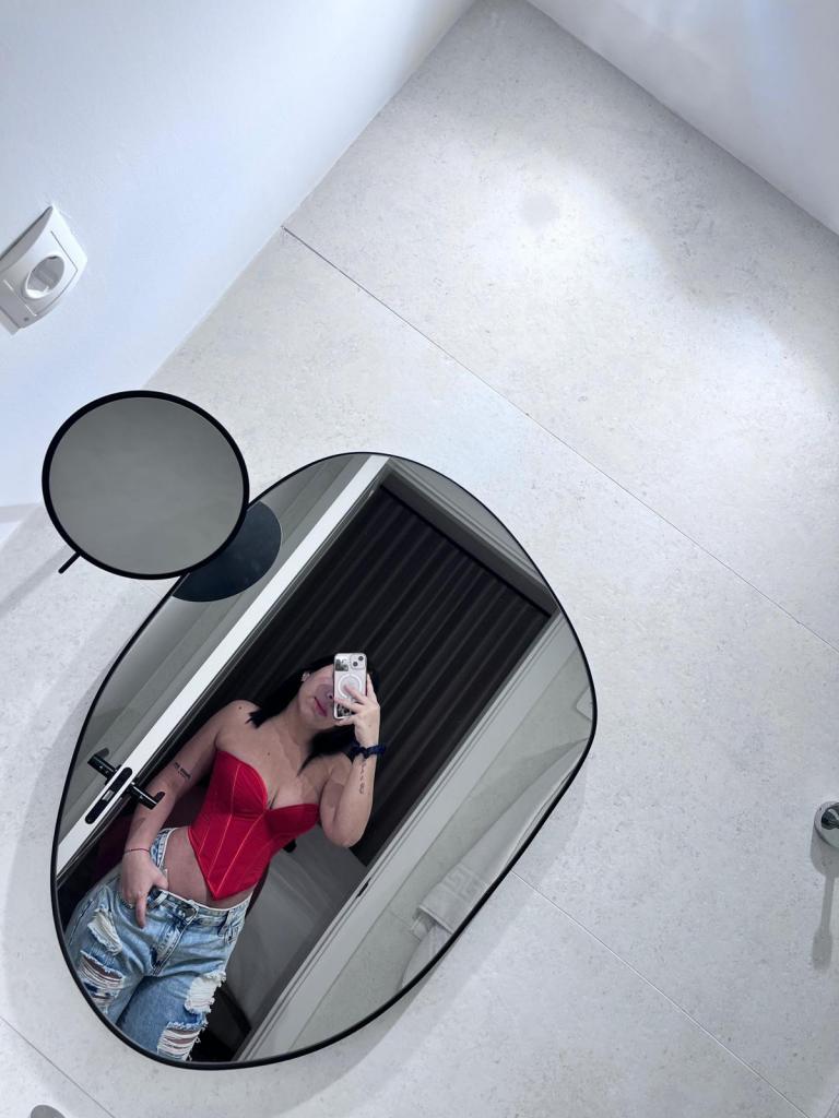 Chica busca chico en Cádiz: 