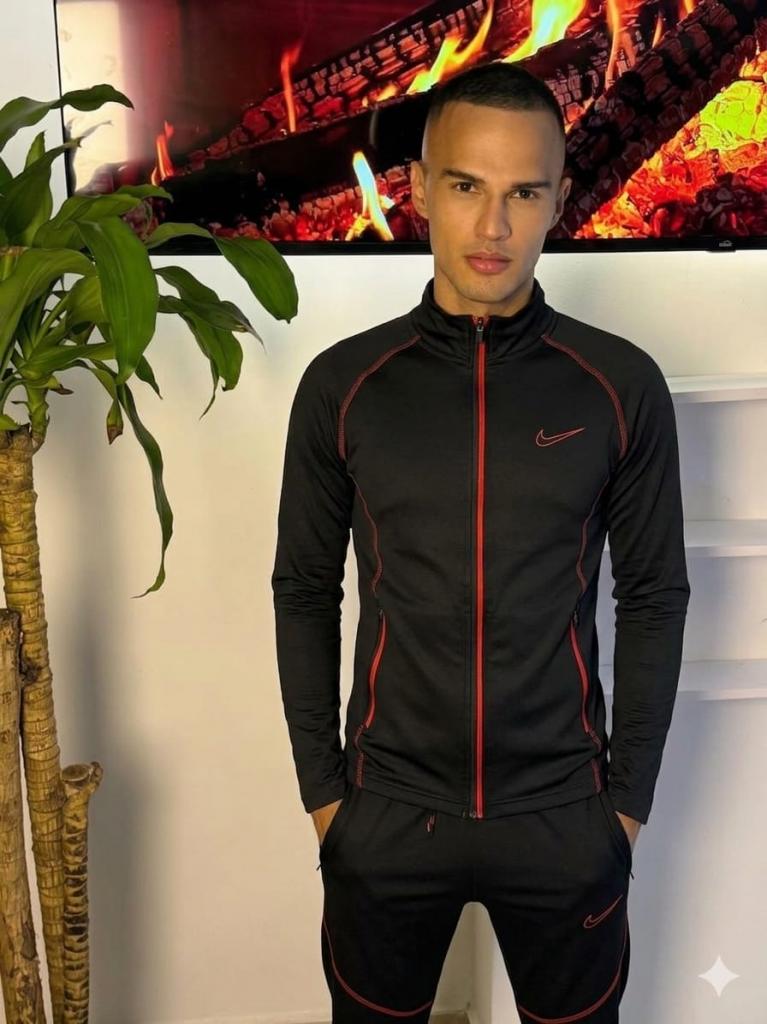 Chico busca chica en Málaga: 