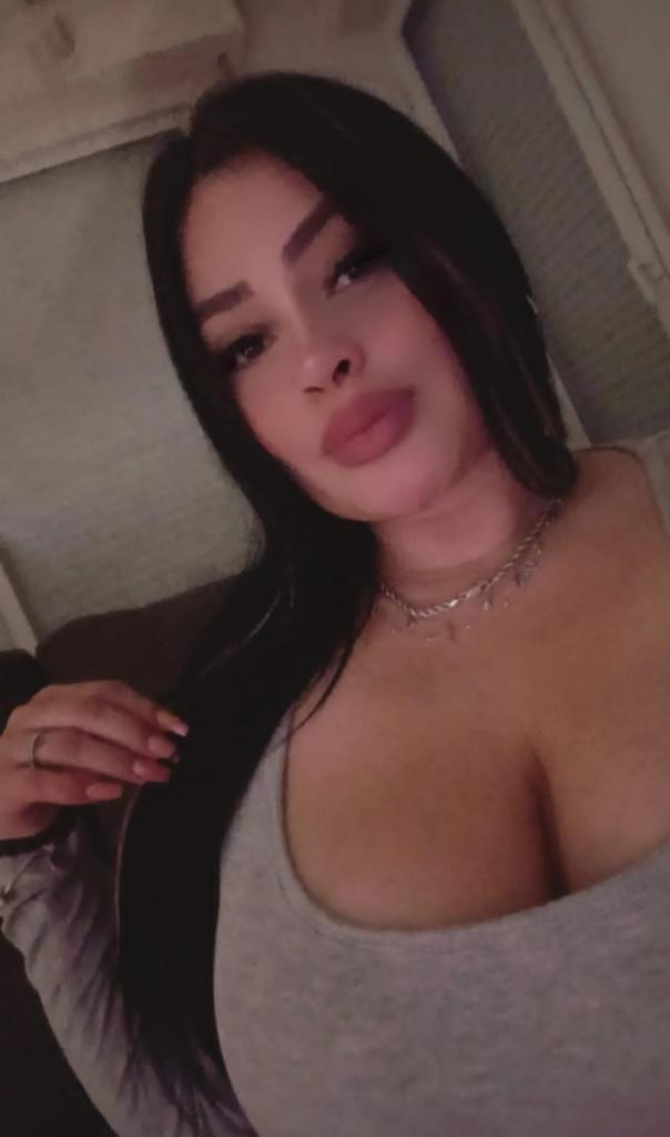 641204431: Chica busca chico en La Coruña