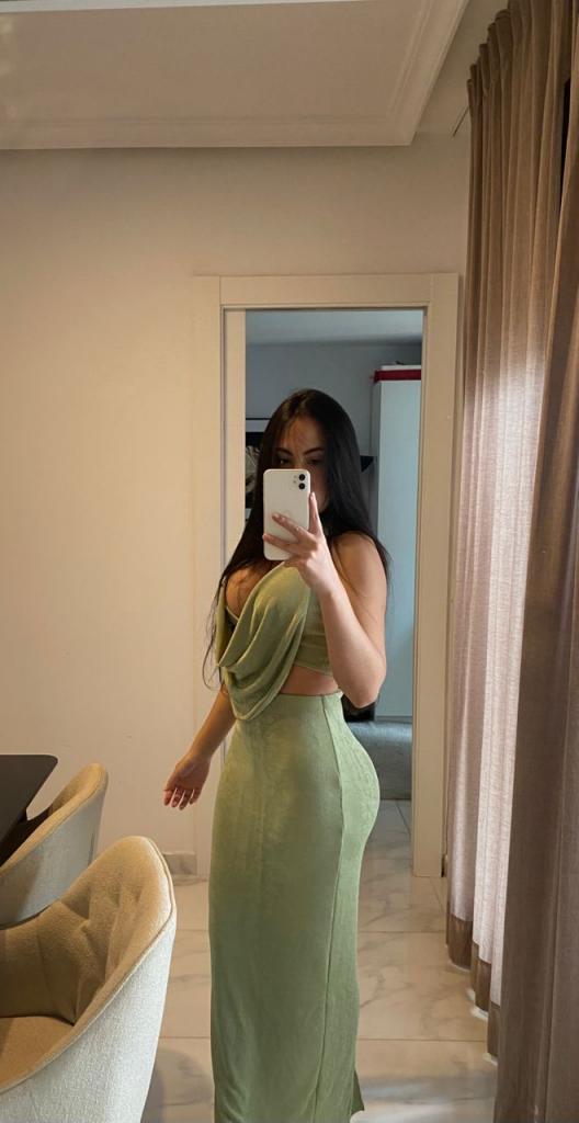 Chica busca chico en Ibiza: 