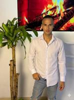 662243140: Chico busca chica en Málaga