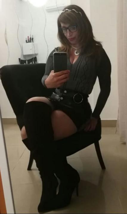 654353357: Chica busca chico en Málaga