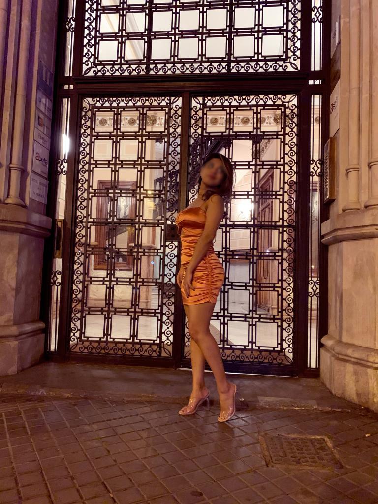 624560250: Chica busca chico en Barcelona