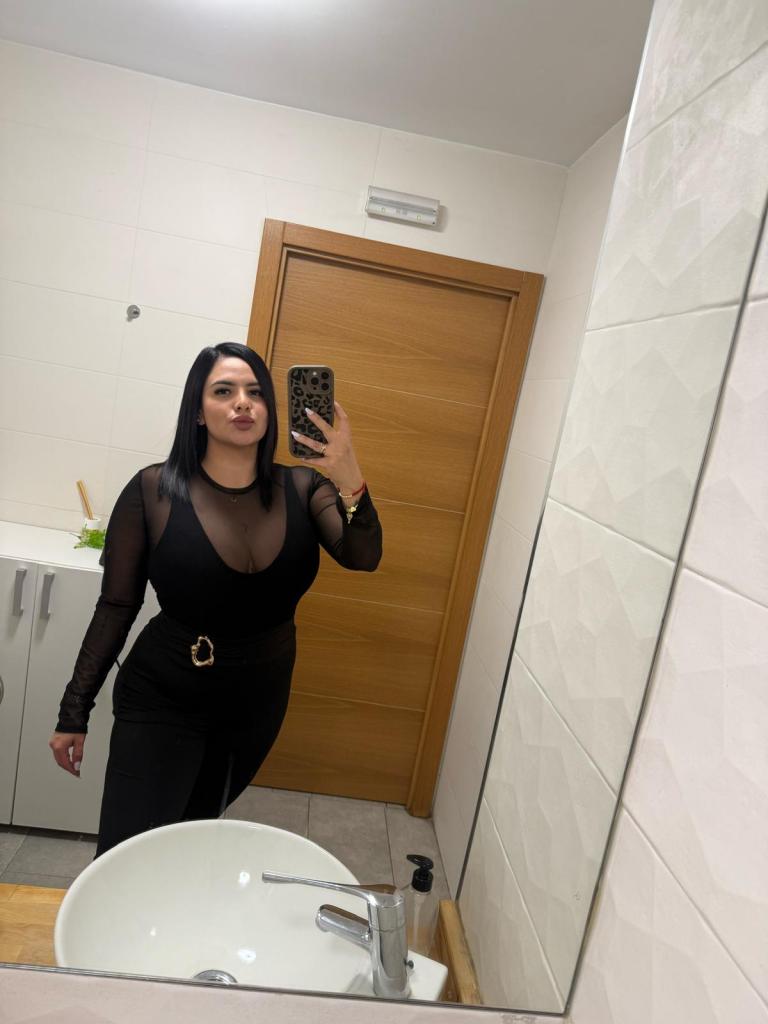 664489169: Chica busca chico en Almería