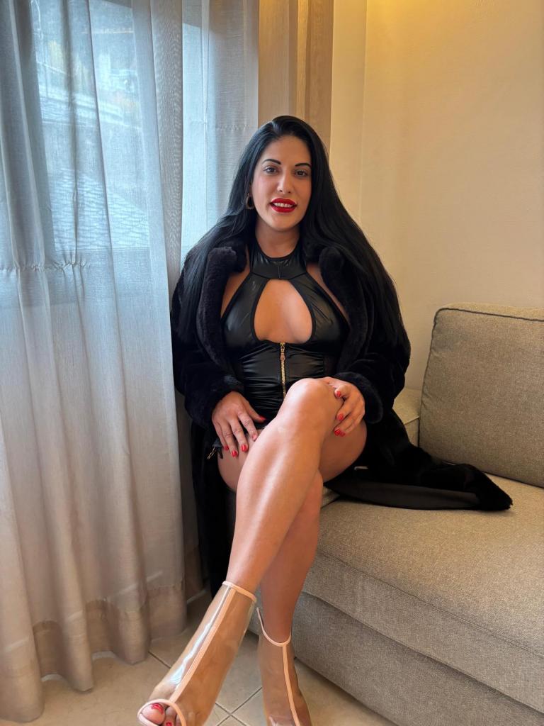 611266604: Chica busca chico en Sevilla