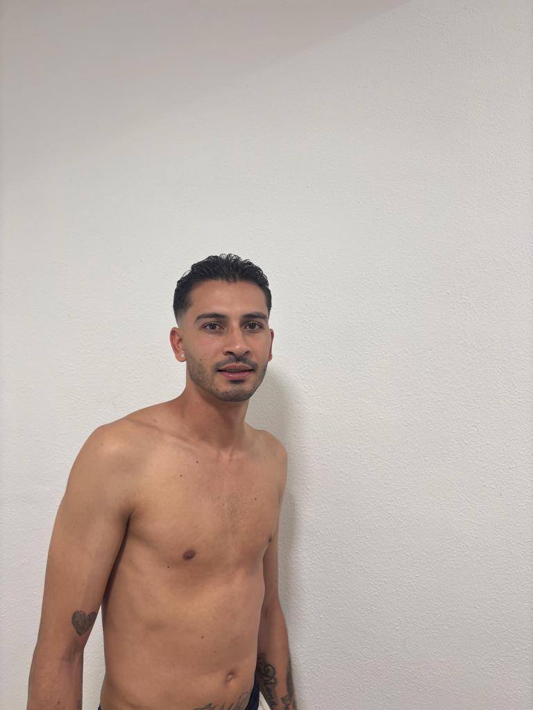 613216388: Chico busca chica en Málaga