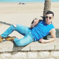 697824404: Chico busca chica en Barcelona