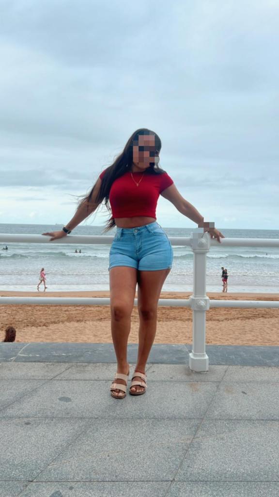 614792805: Chica busca chico en La Coruña