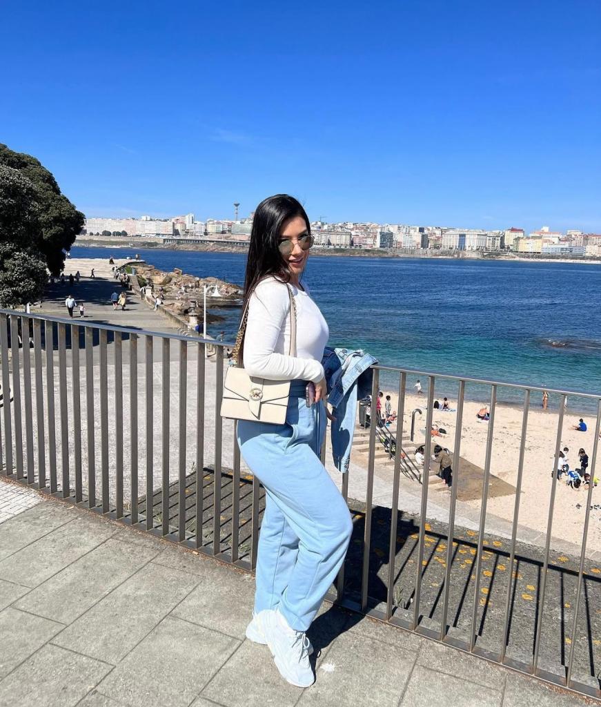 614968044: Chica busca chico en Murcia