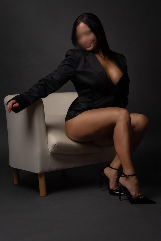 661403445: Chica busca chico en Málaga