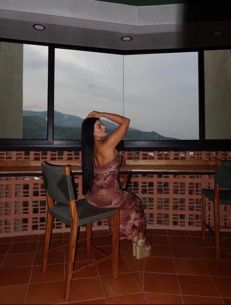Chica busca chico en Almería: 