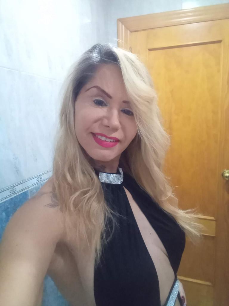 Chica busca chico en Almería: 