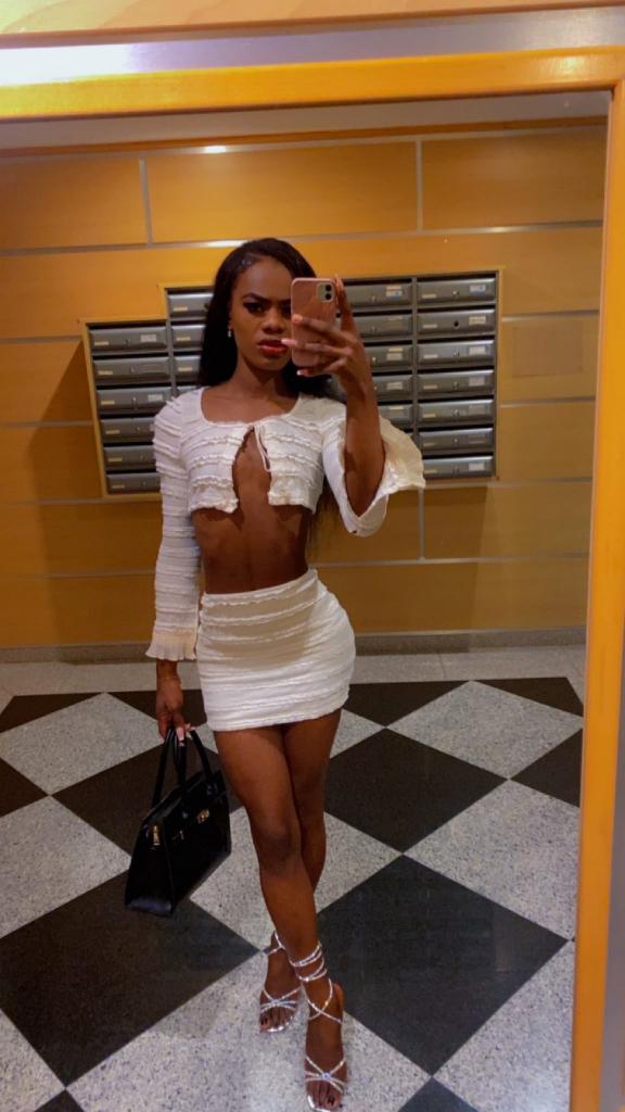 641939068: Transexual en Gerona