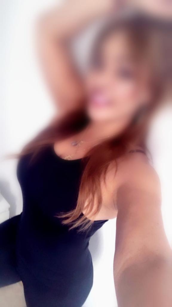 Chica busca chico en Granada: 